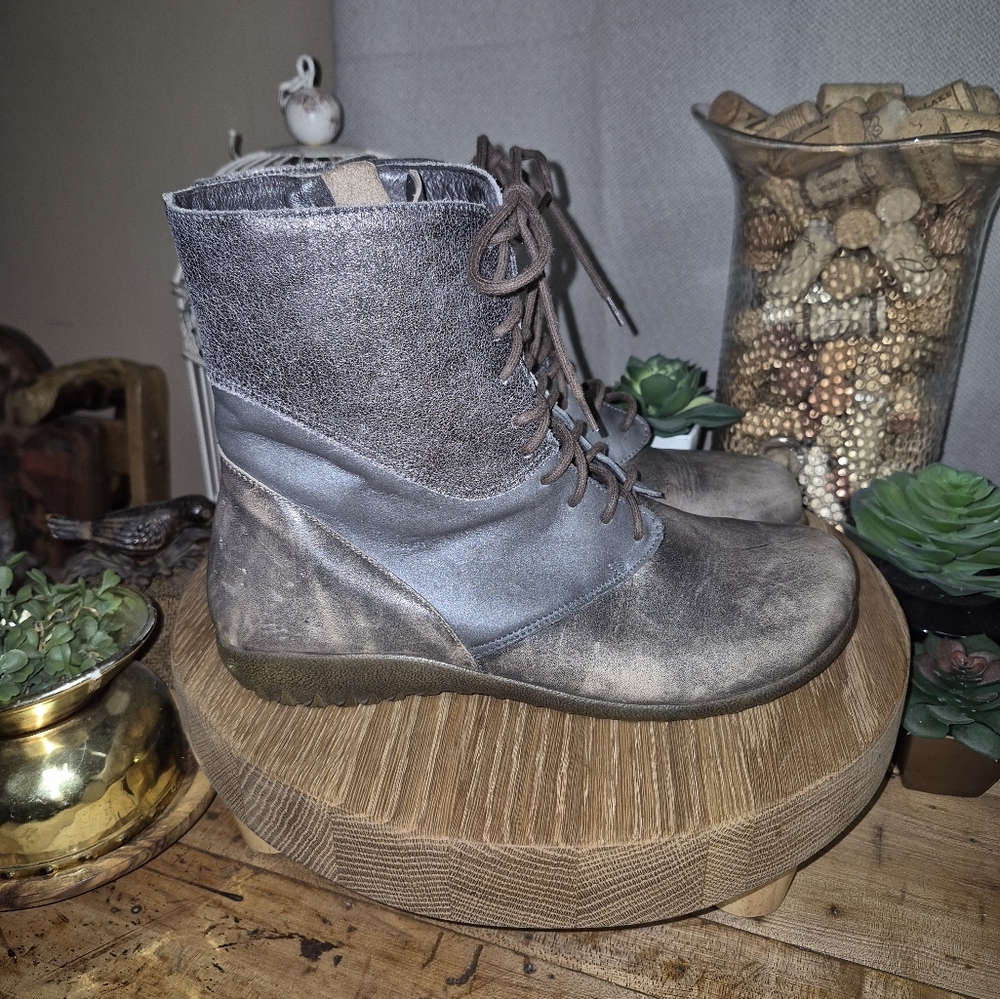 Naot Atopa Women's Size 10 (41) Volcanic Gray/Seal Brown Hash Suede LaceUp Boots - Picture 2 of 16